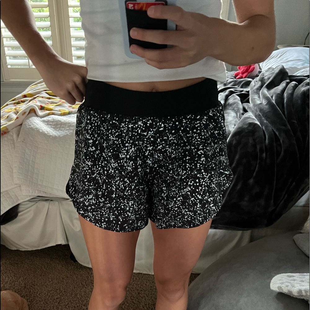 Lululemon size 4